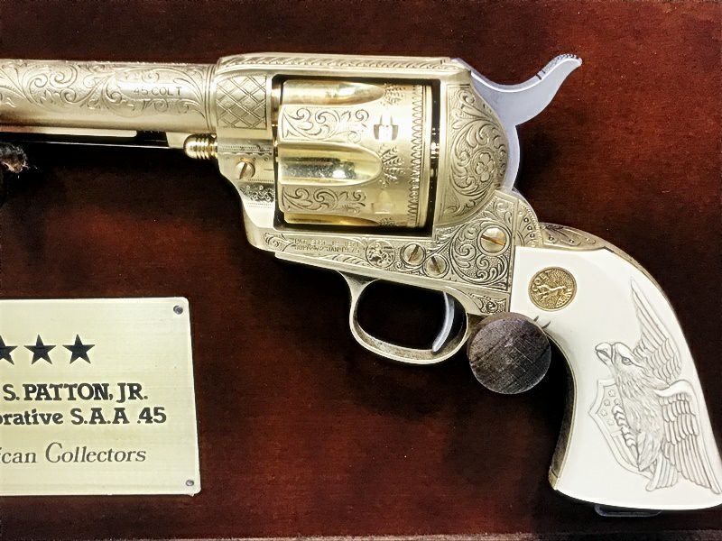 福岡)ACG パットン将軍 45 COLT GEORGE S PATTON,JR Commemorative S.A.A .45 24KGP SMG刻印  展示額付き モデルガン