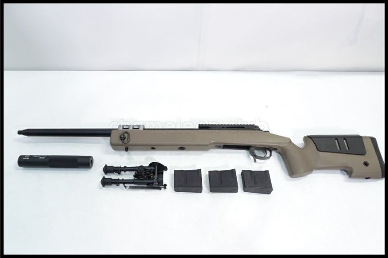 東京)東京マルイ M40A5 ボルトアクション エアーコッキングライフル FDE 予備マガジン/サイレンサー/バイポッド付