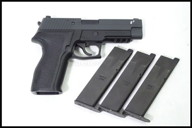 東京)東京マルイ SIG P226 E2 ガスブローバック 予備マガジン付