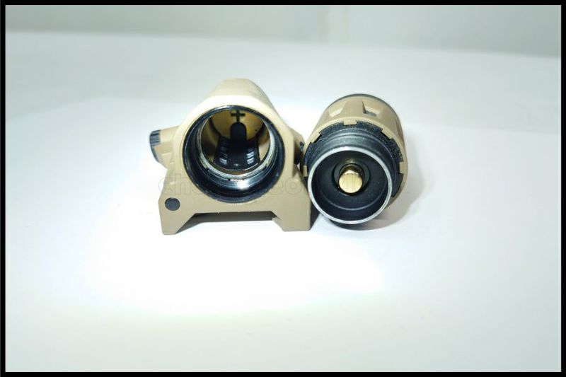 東京)INFORCE WML White/IR Gen2 ライト FDE 実物