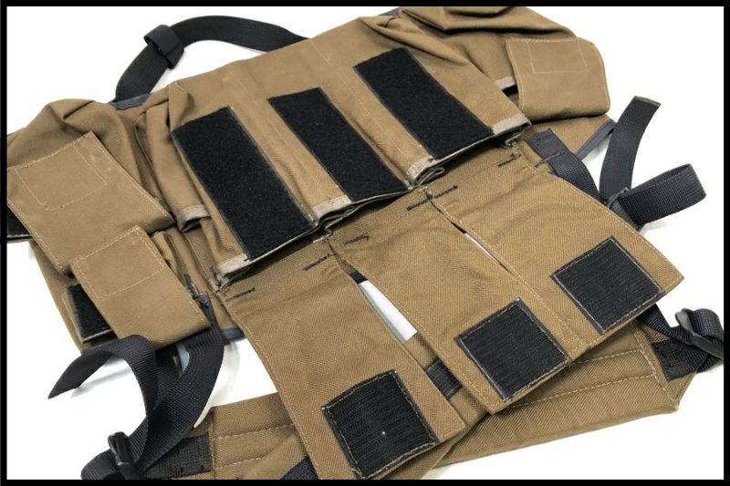 東京)南アフリカ軍 P83 チェストリグ 放出品 実物