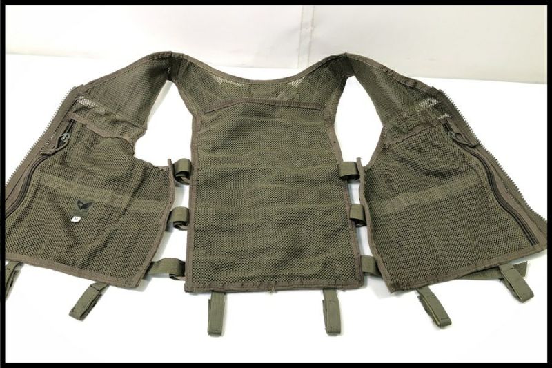 東京)EAGLE TAC-V1 タクティカルベスト OD Mサイズ 実物