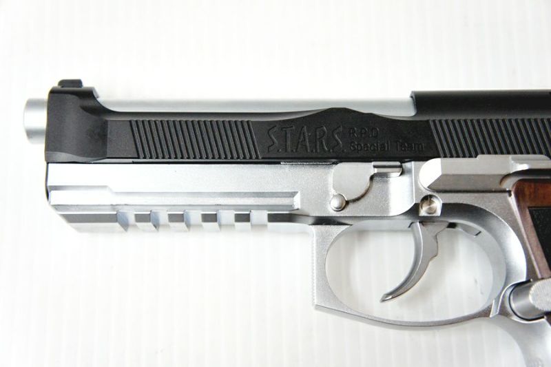 福岡)美品 東京マルイ バイオハザード7 サムライエッジ アルバートW