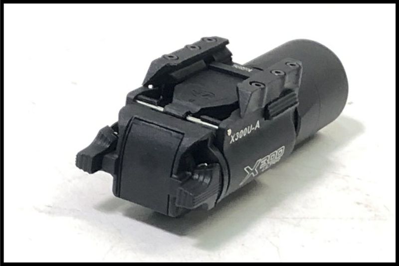 東京)エアガン市場 謹製 SUREFIREタイプ X300 ULTRA フラッシュライト
