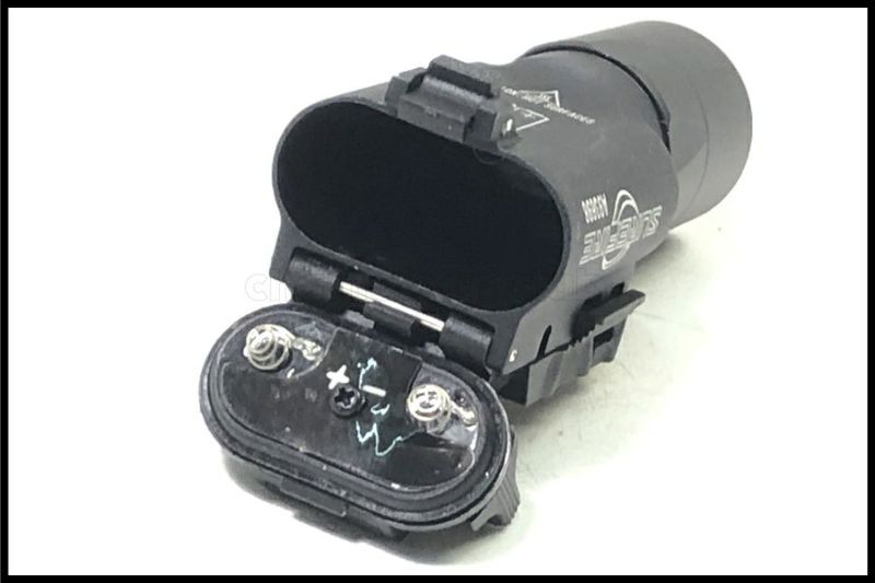 東京)エアガン市場 謹製 SUREFIREタイプ X300 ULTRA フラッシュライト