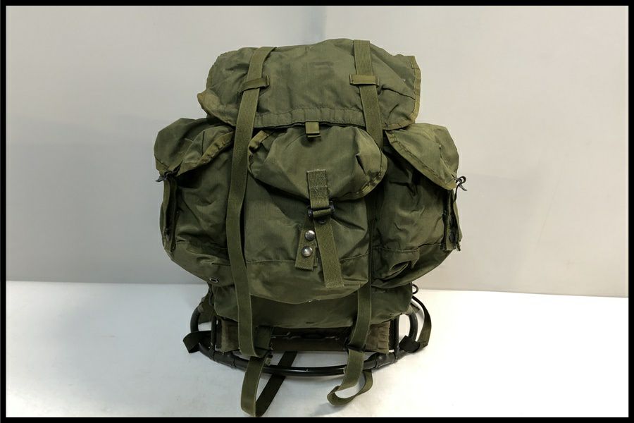 【ww2イギリス軍】【ジャンク】大型リュック×２&フレーム×１　おまけ付き ww2イギリス軍】【ジャンク】大型リュック×2&フレーム×1 おまけ付き