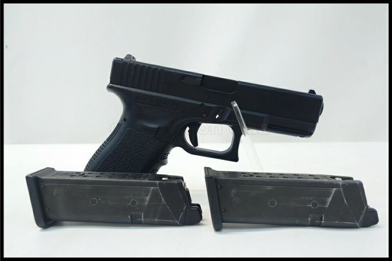 東京)東京マルイ グロック19 3rd ガスブローバック 予備マガジン付 現状品