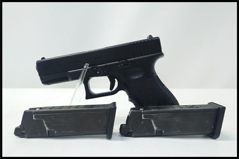 東京)東京マルイ グロック19 3rd ガスブローバック 予備マガジン付 現状品