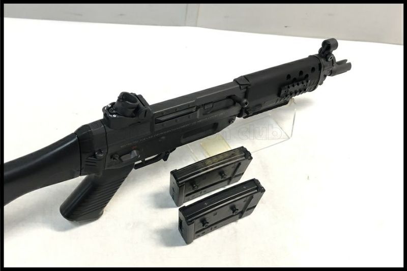 東京)東京マルイ SIG 552 SEALS スタンダード電動ガン 予備マガジン付