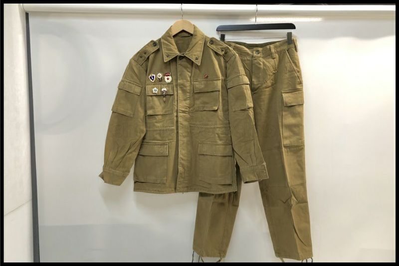 東京)ソ連軍 アフガンカ戦闘服上下セット サイズ48-2 夏期用 徽章付き